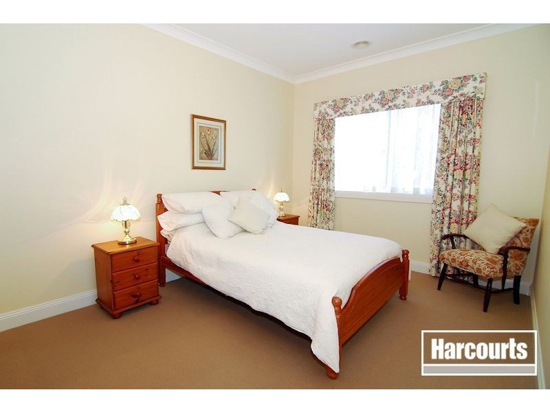 21 Golden Grove Drive, Narre Warren South VIC 3805