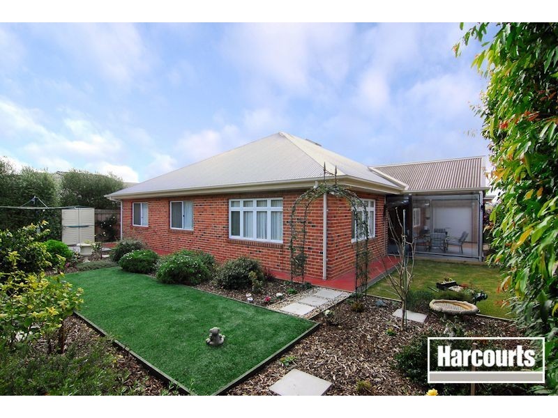 21 Golden Grove Drive, Narre Warren South VIC 3805