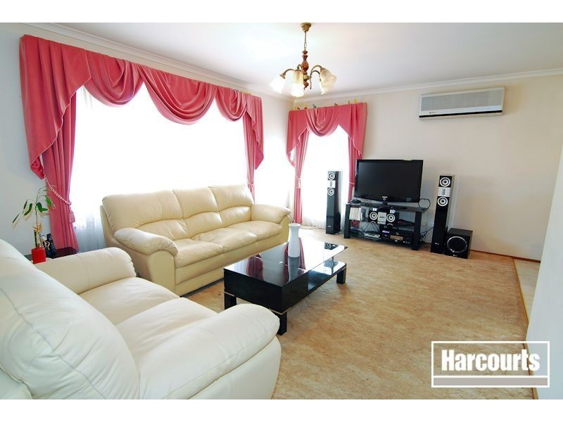 6 Marjoram Close, Hallam VIC 3803