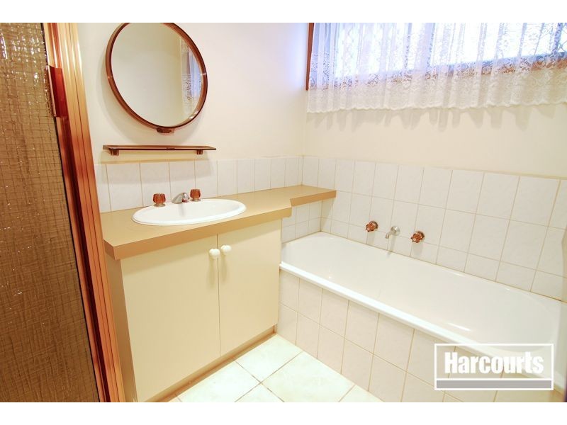 6 Marjoram Close, Hallam VIC 3803