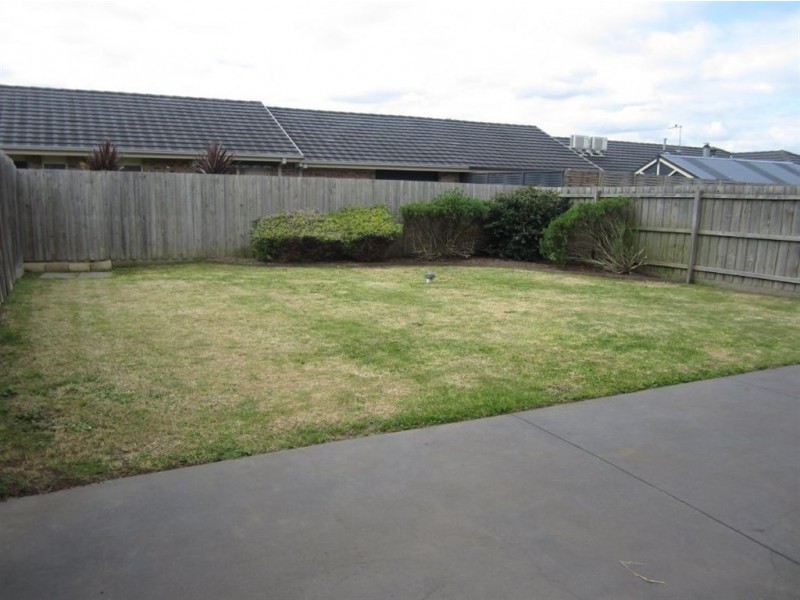 4 Provence Place, Narre Warren South VIC 3805