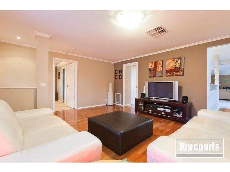 5 Kimbarra Drive, Berwick VIC 3806