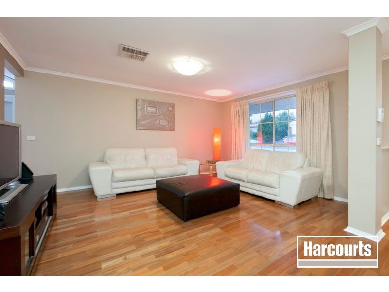 5 Kimbarra Drive, Berwick VIC 3806