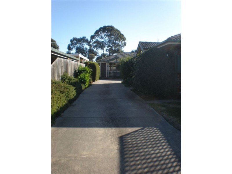 2/3 Brumby Court, Cranbourne VIC 3977