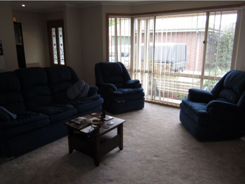 2/3 Brumby Court, Cranbourne VIC 3977