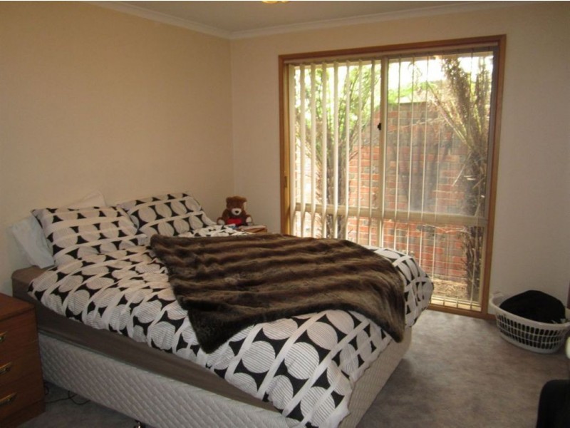 2/3 Brumby Court, Cranbourne VIC 3977