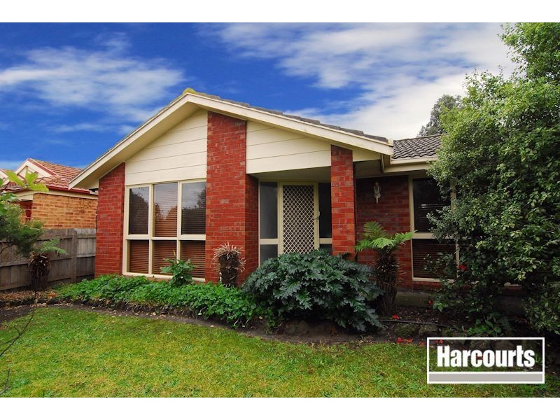 34 Frances Crescent, Cranbourne North VIC 3977