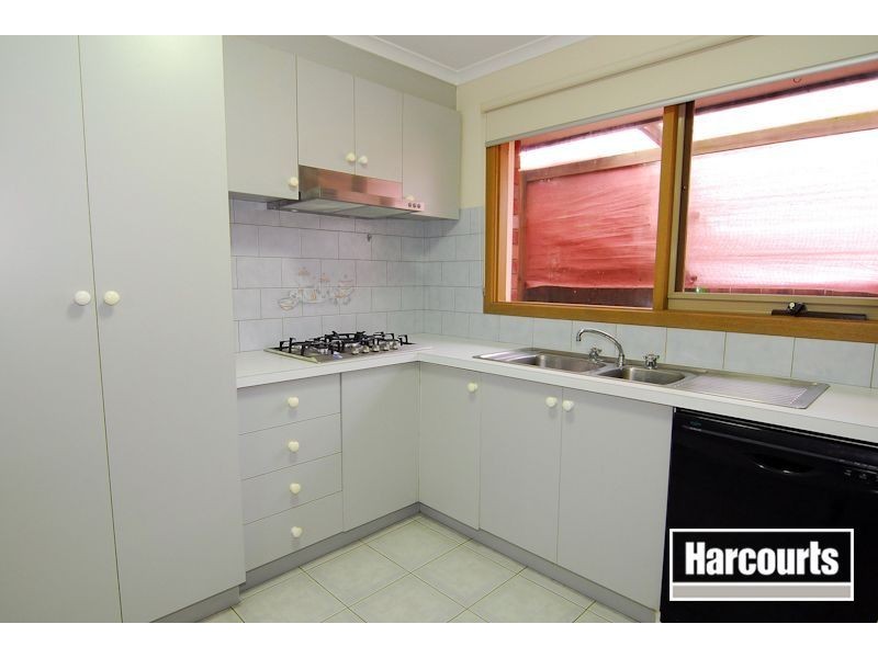 34 Frances Crescent, Cranbourne North VIC 3977