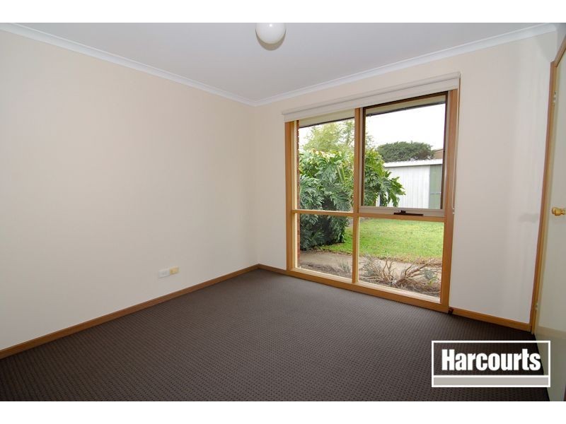 34 Frances Crescent, Cranbourne North VIC 3977