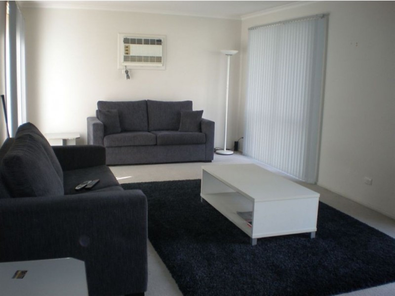 12 Ravens Thorpe Crescent, Narre Warren VIC 3805