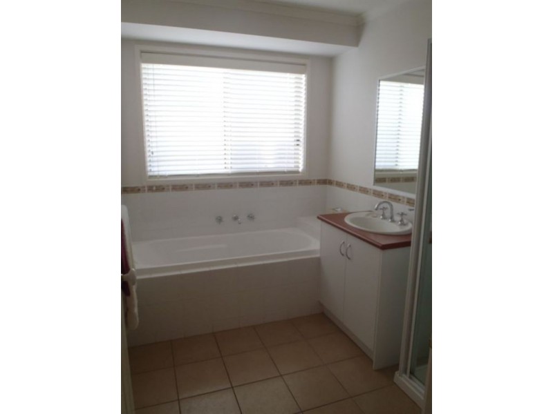 11 Fishburn Place, Cranbourne VIC 3977