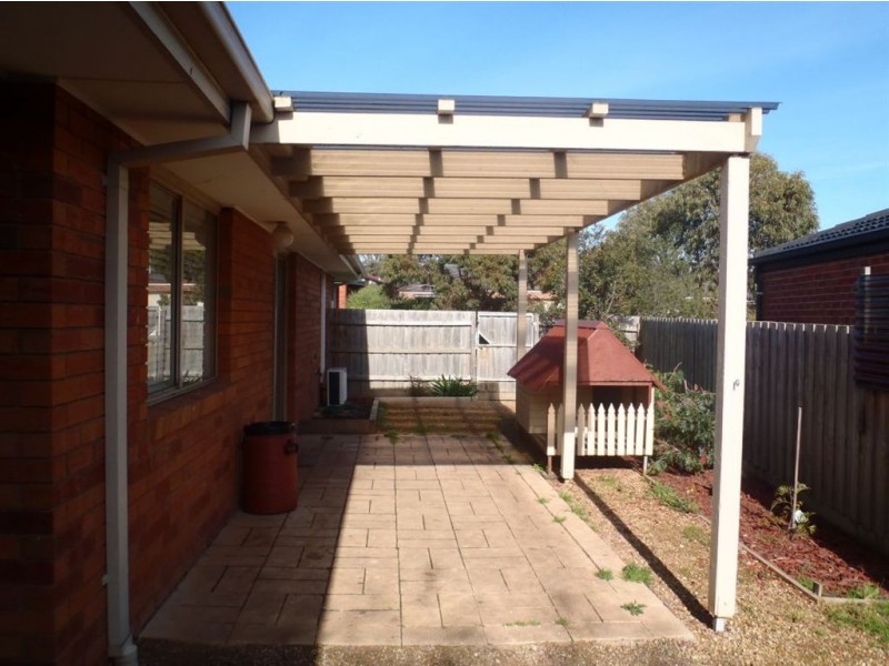 11 Fishburn Place, Cranbourne VIC 3977