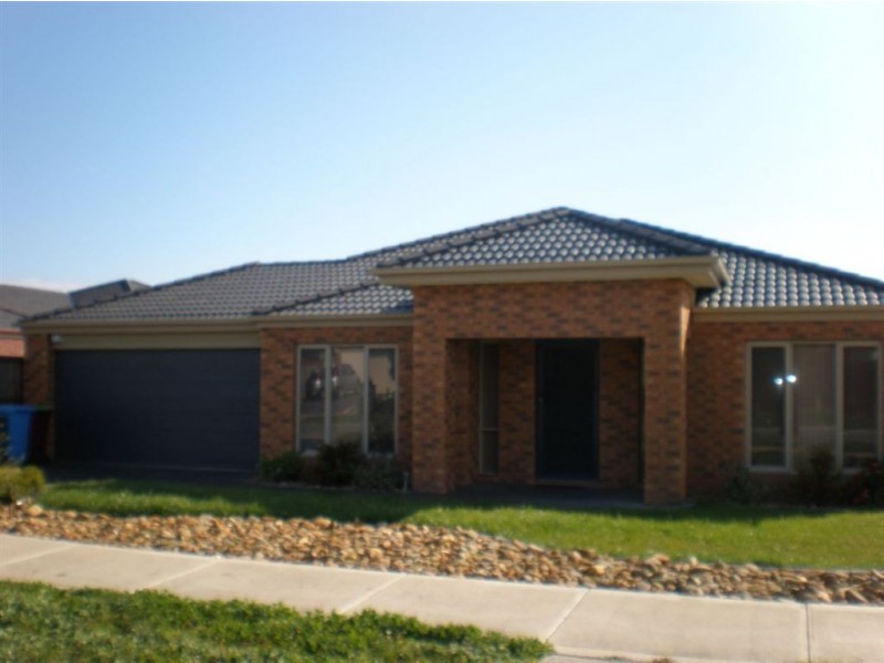 11 Trevino Way, Cranbourne North VIC 3977