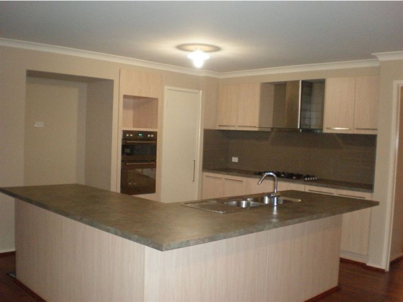 11 Trevino Way, Cranbourne North VIC 3977