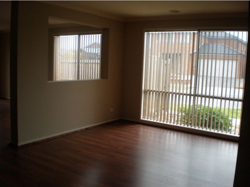 11 Trevino Way, Cranbourne North VIC 3977