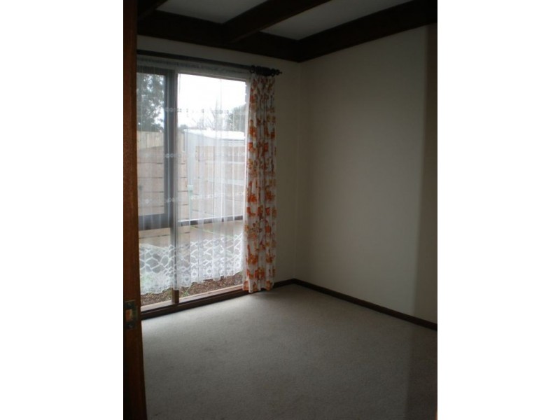 27 Kingston Avenue, Pakenham VIC 3810