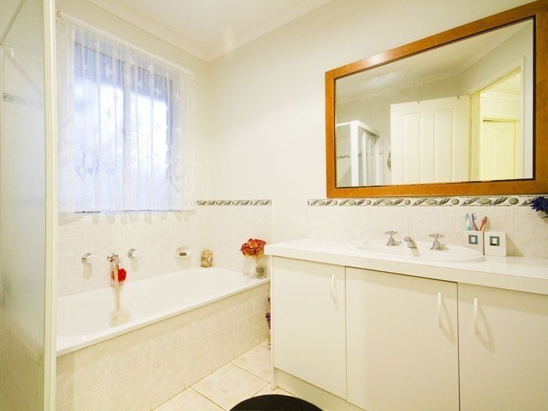 17 Redwood Avenue, Hampton Park VIC 3976