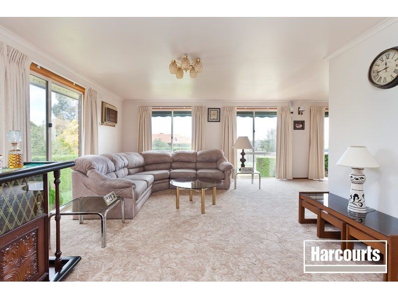 4 Haverstock Hill Close, Endeavour Hills VIC 3802