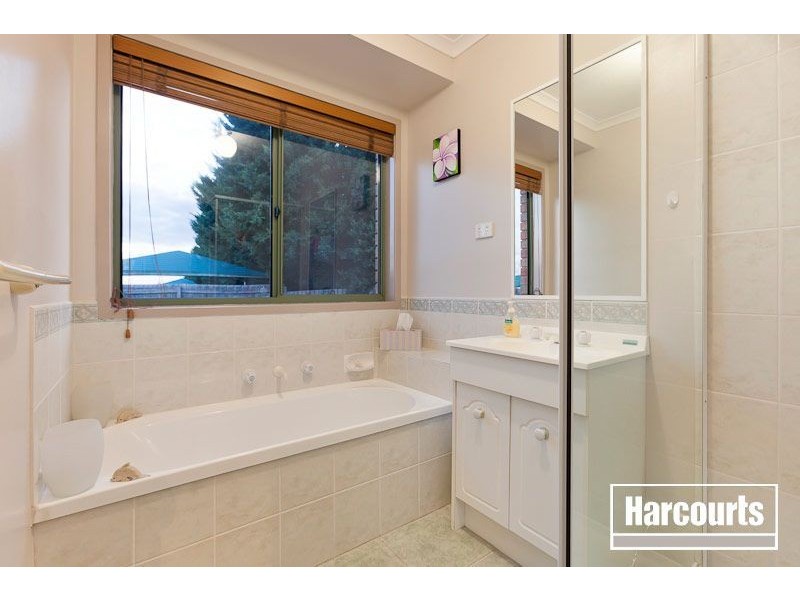20 Haydn Place, Narre Warren South VIC 3805