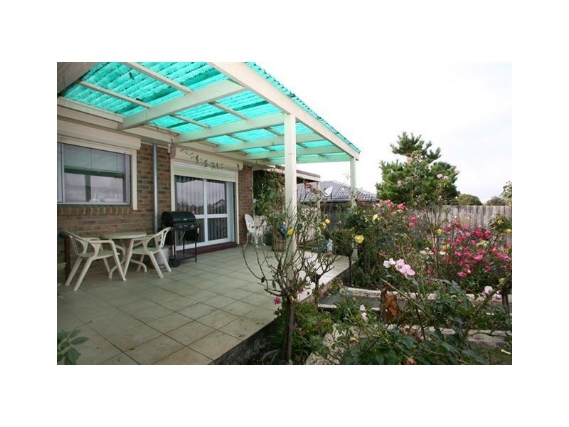 5 Strong Drive, Hampton Park VIC 3976