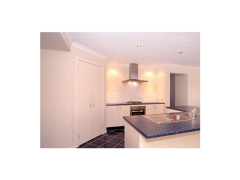 23 Baddeley Circuit, Cranbourne North VIC 3977