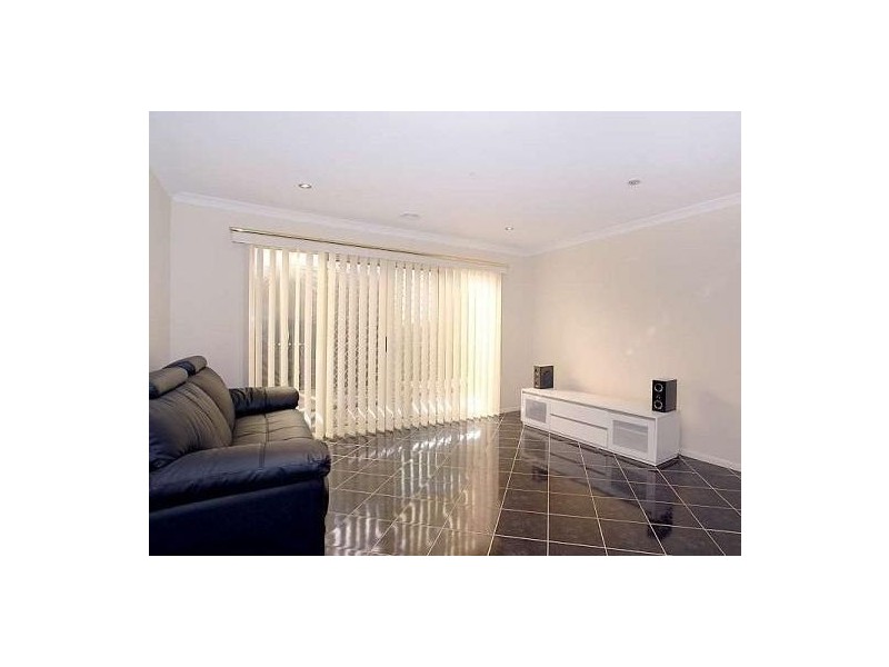 23 Baddeley Circuit, Cranbourne North VIC 3977