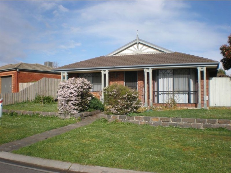 12 Chadbourn Place, Narre Warren South VIC 3805