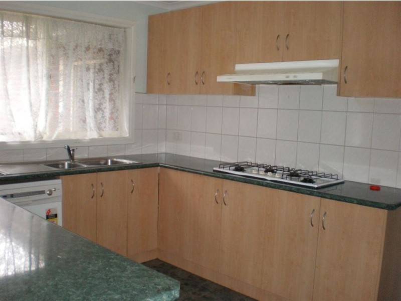 10 Sanctuary Rise, Narre Warren VIC 3805