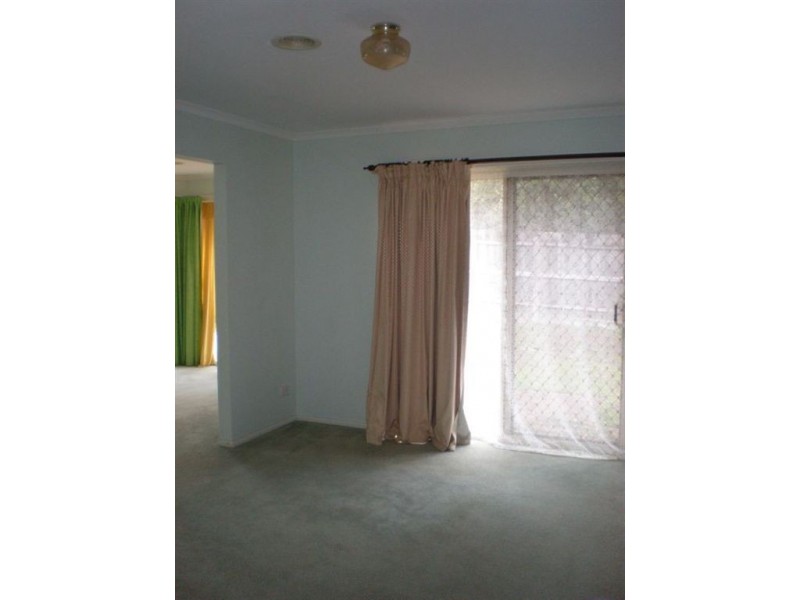 10 Sanctuary Rise, Narre Warren VIC 3805