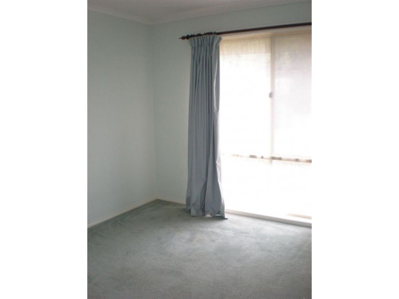 10 Sanctuary Rise, Narre Warren VIC 3805