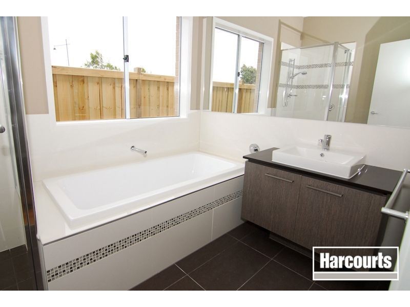 1026 She Oak Place, Cranbourne North VIC 3977