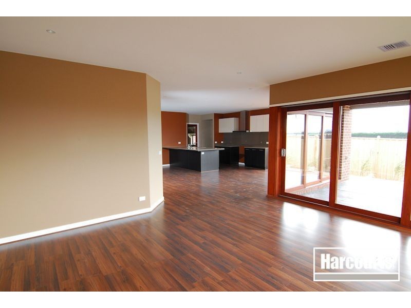 1028 Nature Circuit, Cranbourne North VIC 3977