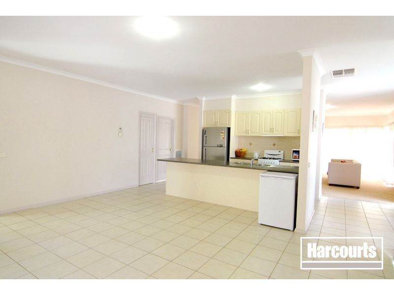 5 Vezelay Court, Narre Warren South VIC 3805