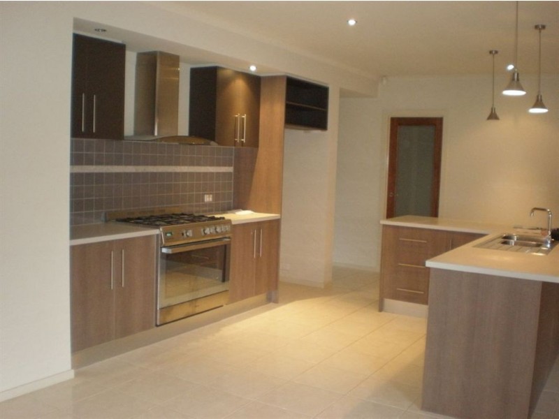 17 Tenterfield Drive, Narre Warren South VIC 3805