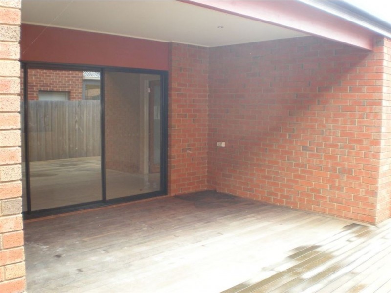 17 Tenterfield Drive, Narre Warren South VIC 3805