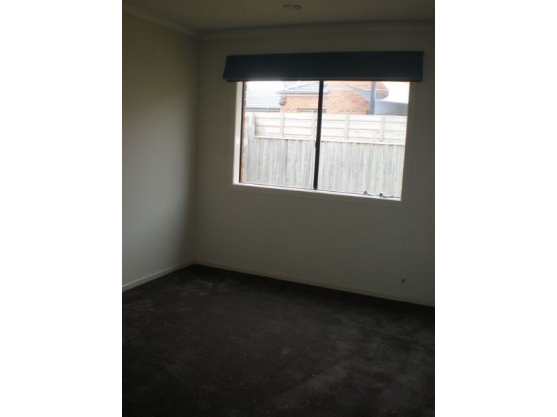 17 Tenterfield Drive, Narre Warren South VIC 3805