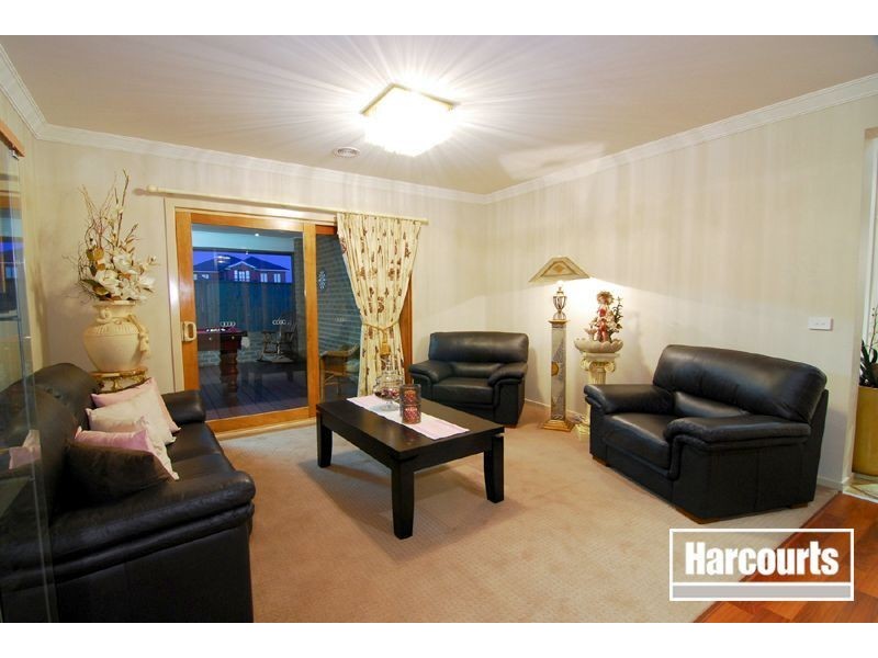 34 Vert Avenue, Narre Warren South VIC 3805