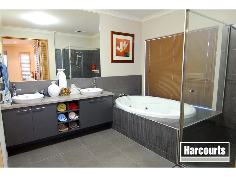 34 Vert Avenue, Narre Warren South VIC 3805