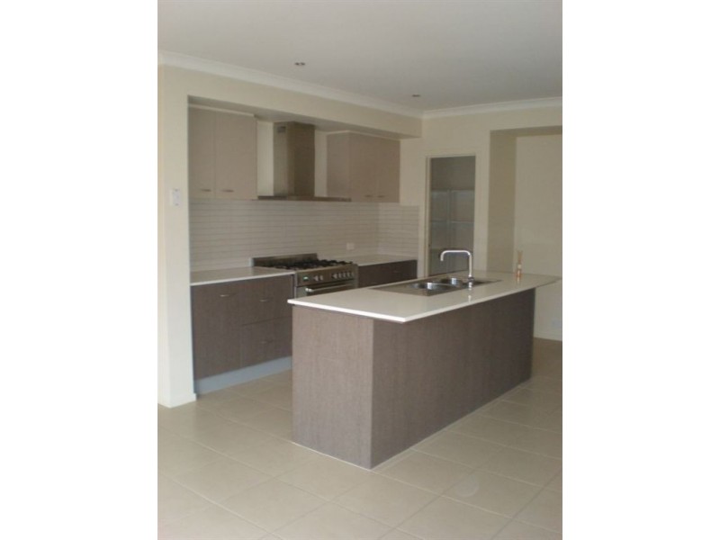 78 Mannavue Boulevard, Cranbourne North VIC 3977