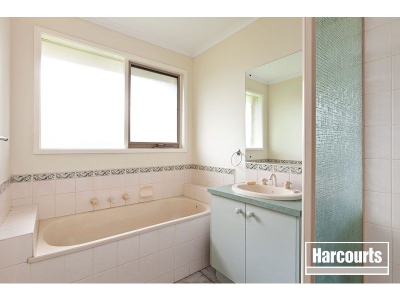 2 Fairmead Place, Narre Warren South VIC 3805