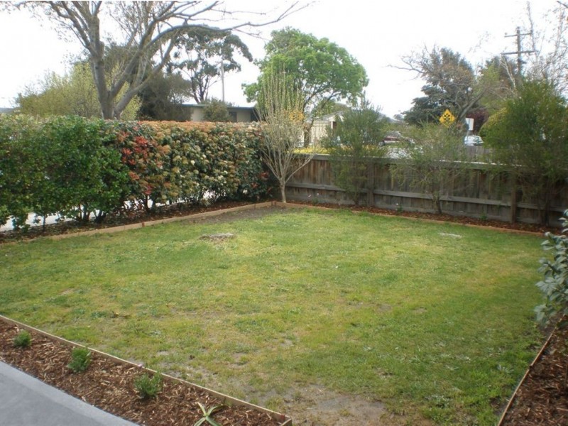 2/10 Shrives Road, Narre Warren VIC 3805