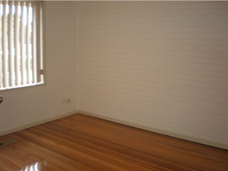 2/10 Shrives Road, Narre Warren VIC 3805