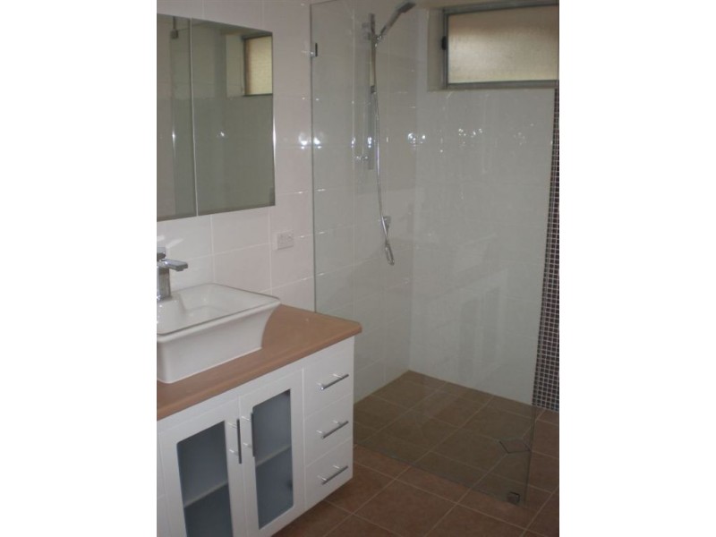 2/10 Shrives Road, Narre Warren VIC 3805