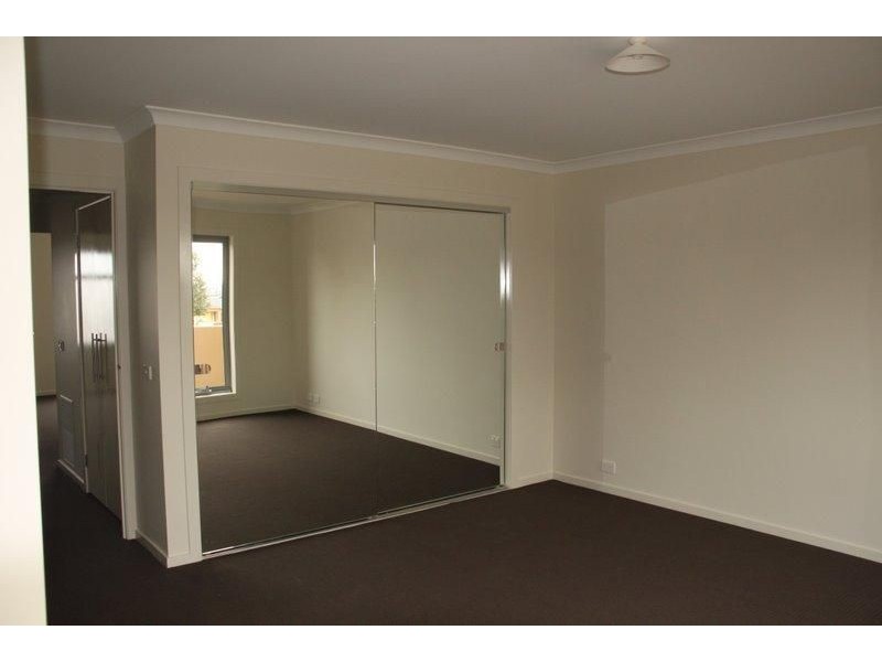 74 Mannavue Boulevard, Cranbourne North VIC 3977