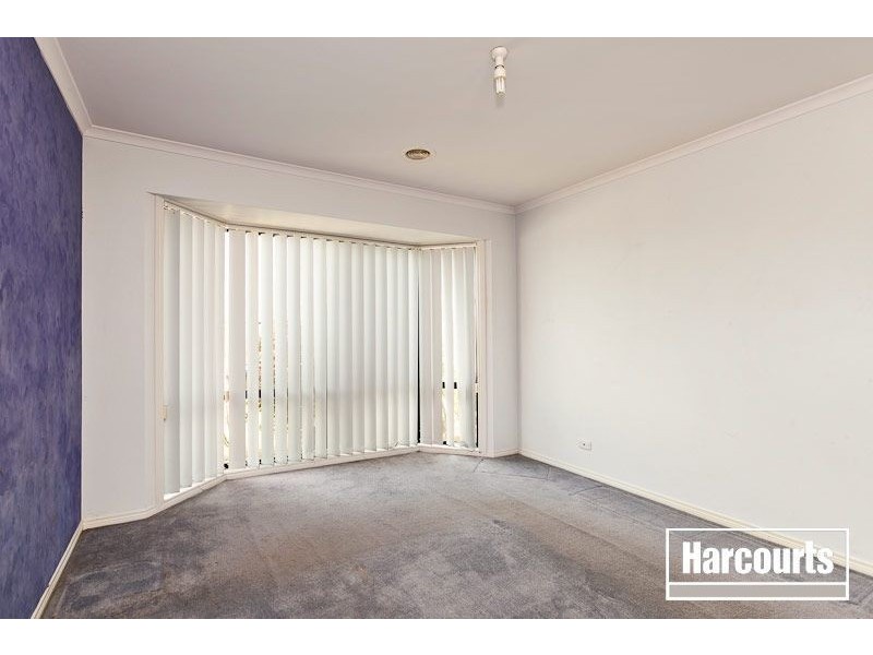 47 Glenaire Crescent, Cranbourne West VIC 3977