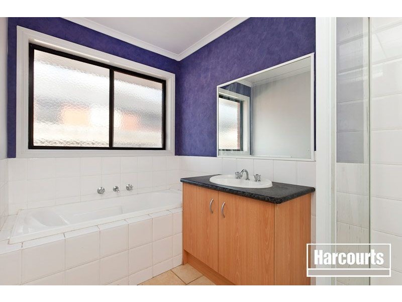 47 Glenaire Crescent, Cranbourne West VIC 3977