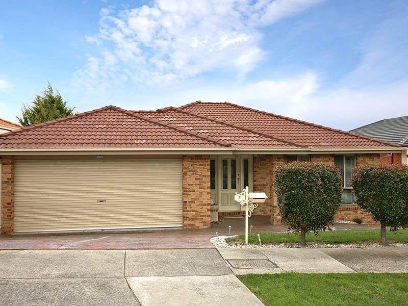 7 The Oaks, Narre Warren VIC 3805