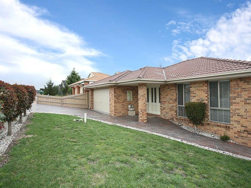 7 The Oaks, Narre Warren VIC 3805