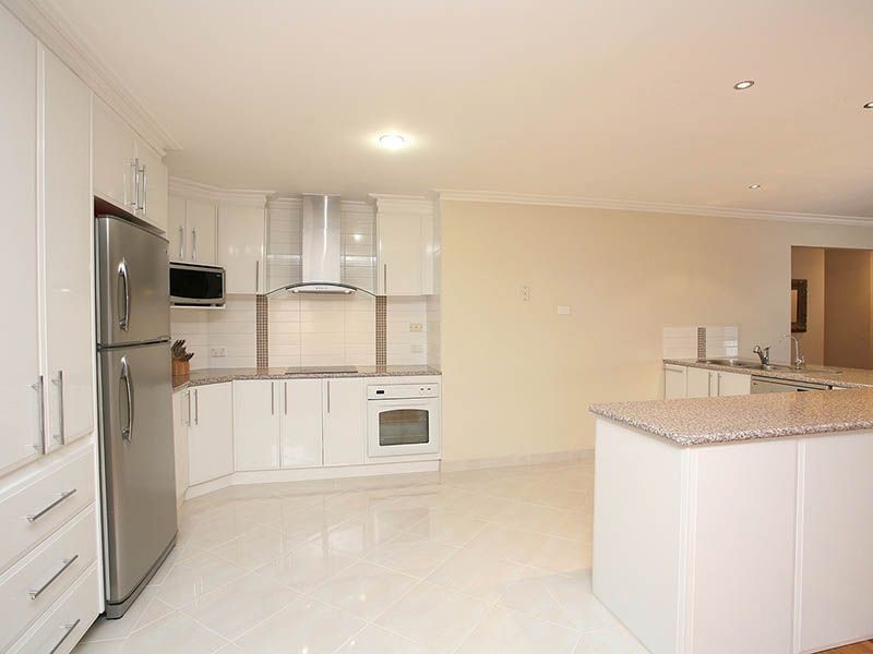 7 The Oaks, Narre Warren VIC 3805