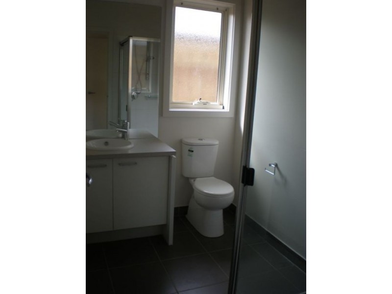 60 Aleppo Place, Cranbourne VIC 3977